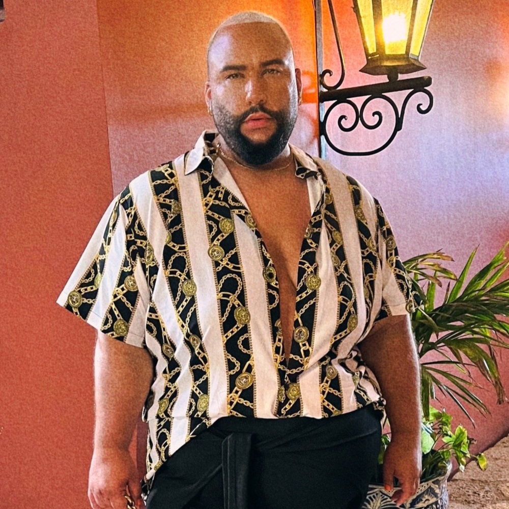 Chain detail button up top
